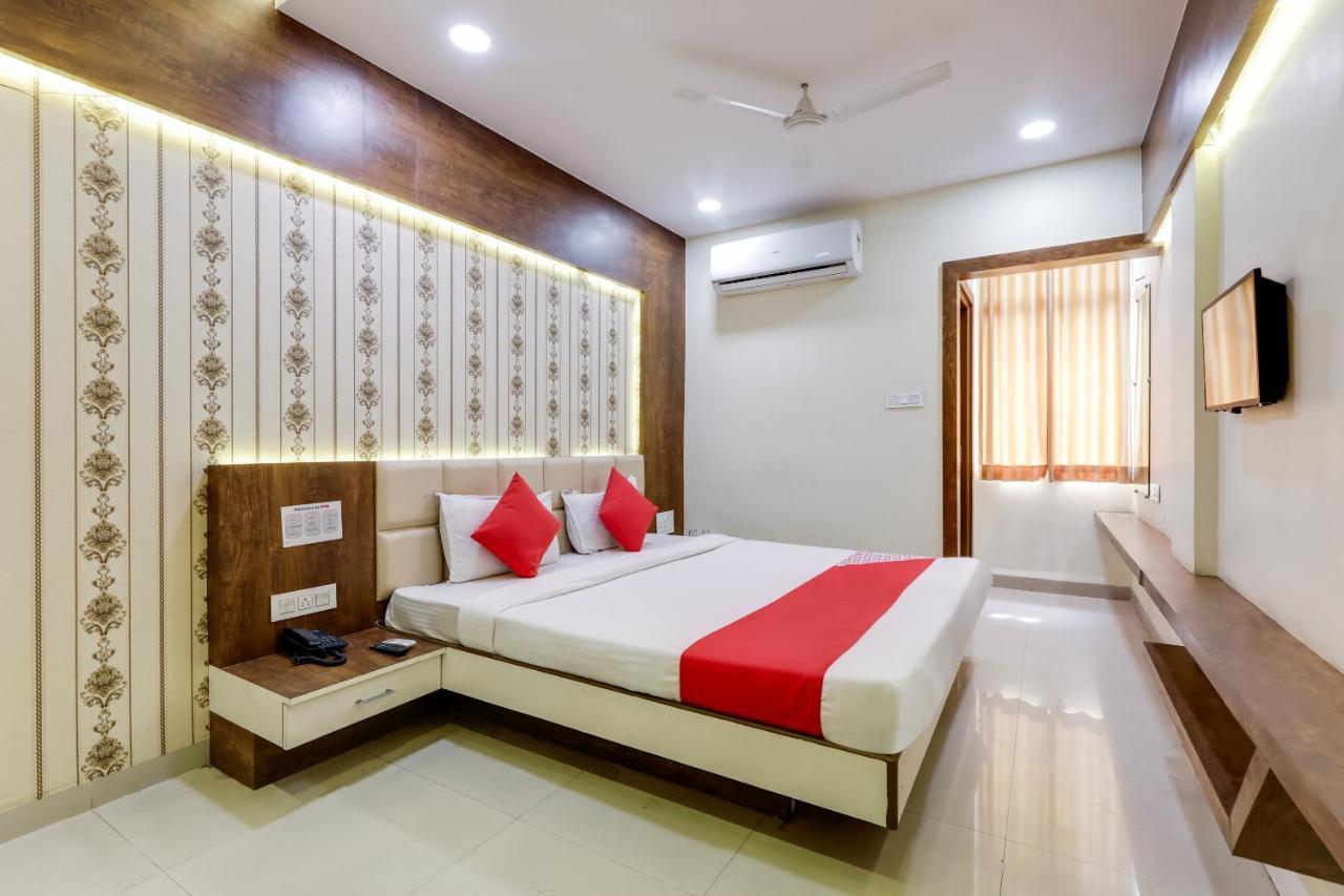 Oyo 16733 Sunshine Indore